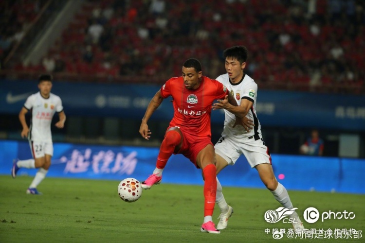 纳萨里奥闪击难救主，海港客场2-1逆转河南