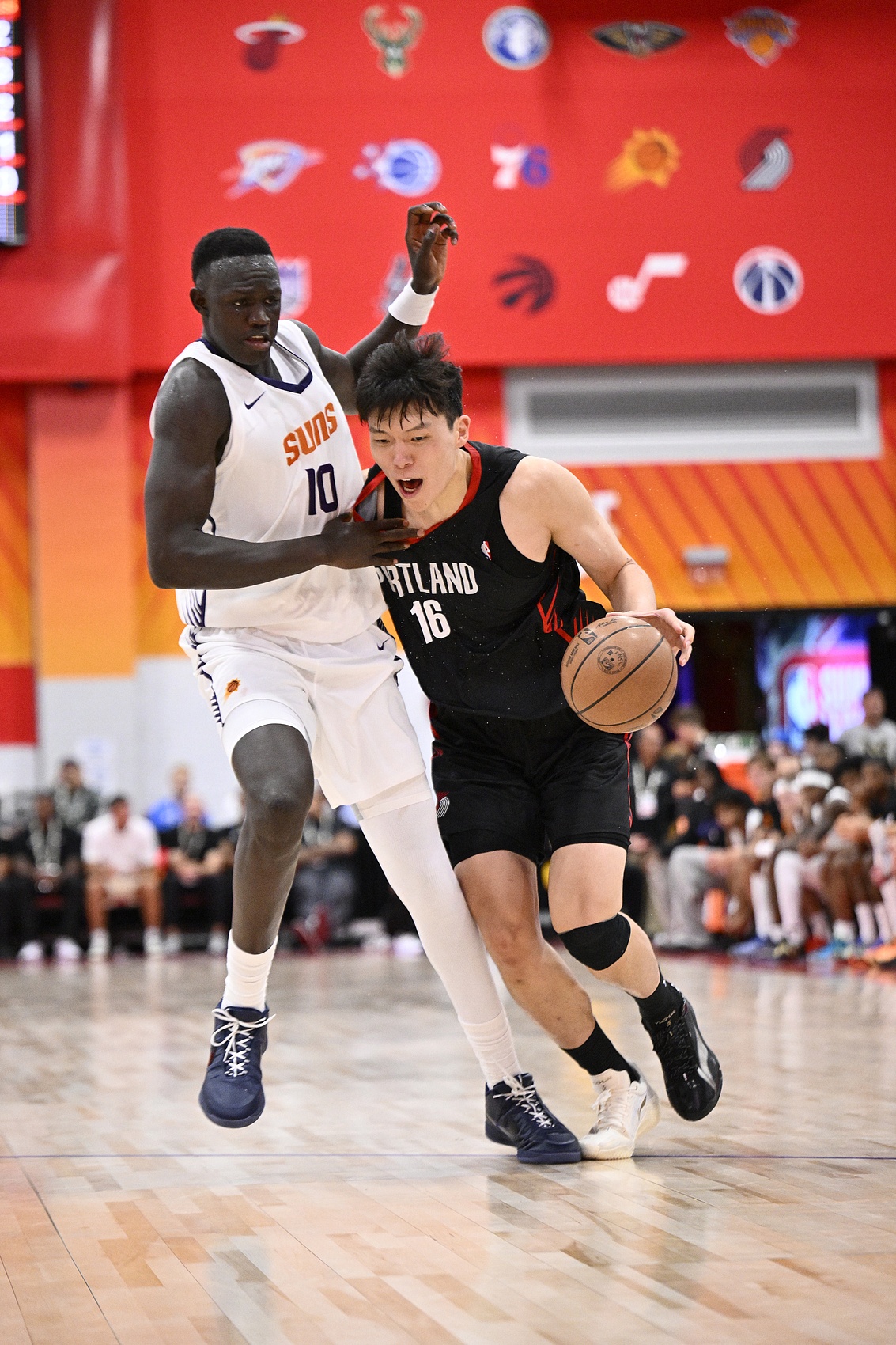 杨瀚森夏联首秀12+9+4,赛后回应膝伤无碍 杨瀚森夏联首秀12+9+4,赛后回应膝伤无碍