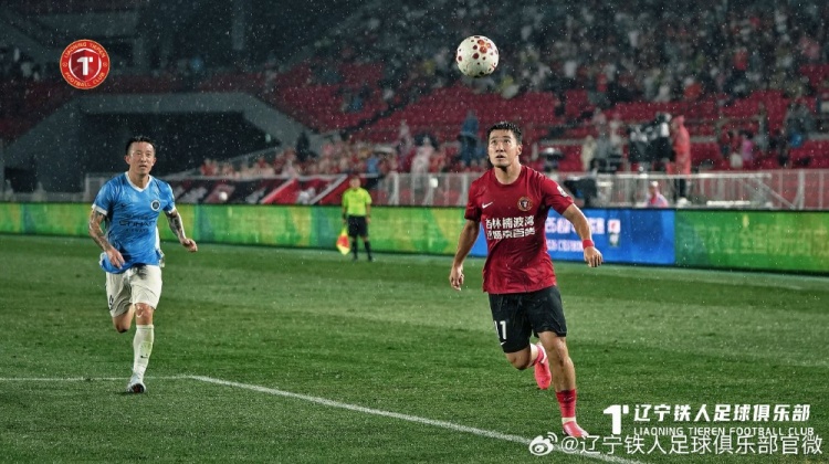 姜至鹏角球绝杀 深圳新鹏城客场2-1逆转辽宁铁人 姜至鹏角球绝杀 深圳新鹏城客场2-1逆转辽宁铁人