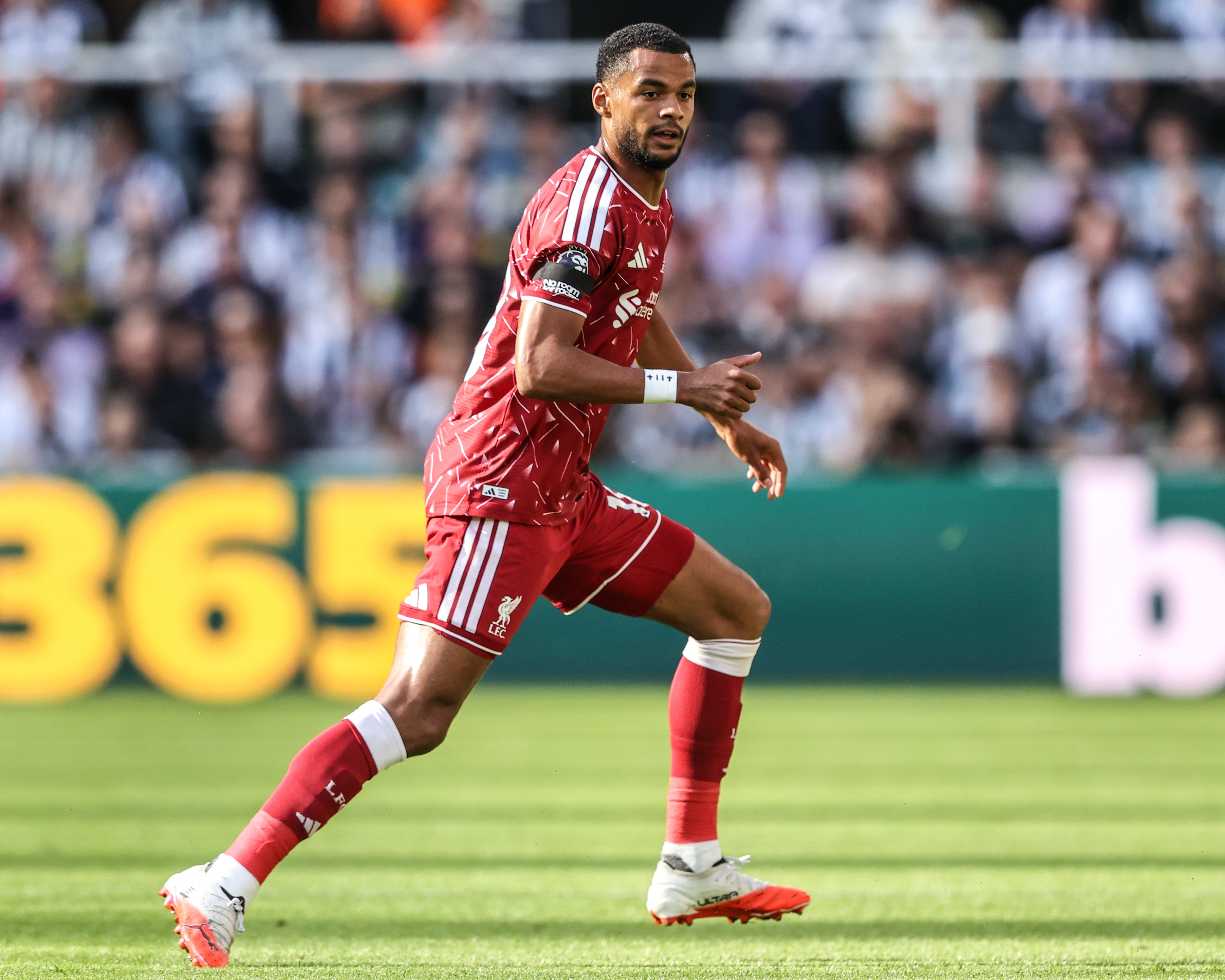 复活！加克波夏窗惊险压哨留队，本场两助+送销魂外脚背直塞